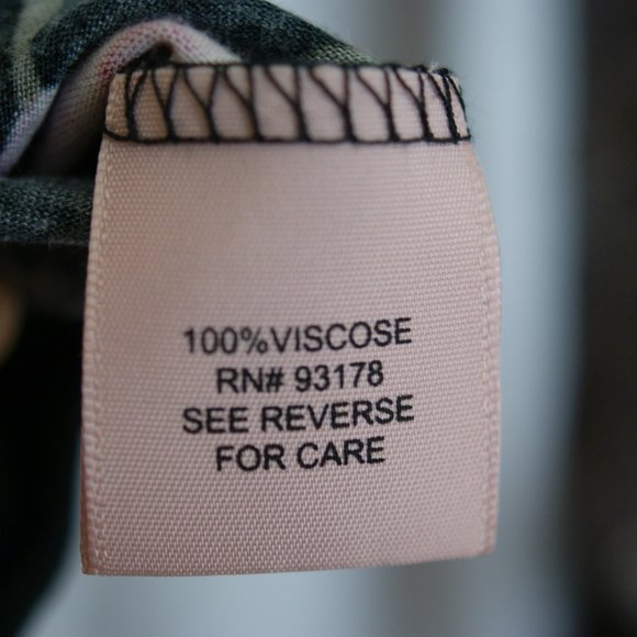 Flower Print Top Plus Size - Picture 4 of 6